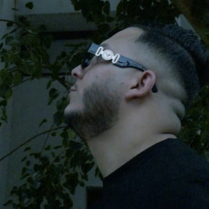 Listen to ننسى غبينتي song with lyrics from Cheb Houssem Sghir