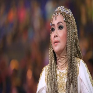 收听Iyeth Bustami的Cinta Hanya Sekali歌词歌曲