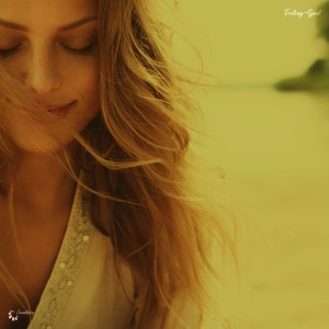 收听Fascinating Case的Basking in the Sun歌词歌曲