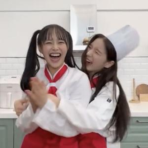 ดาวน์โหลดและฟังเพลง flowers พร้อมเนื้อเพลงจาก Akayai