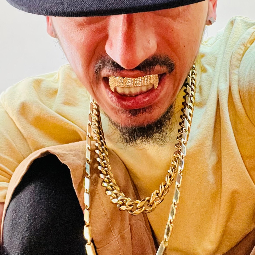 DIS' IZ DAT (feat. CHRIS KING) (Explicit)