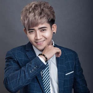 收聽Dinh Kien Phong的Ngăn Cách (feat. Hải Hằng)歌詞歌曲