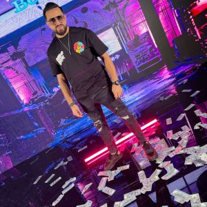 Listen to ESTI UN GUNOI song with lyrics from Voetin
