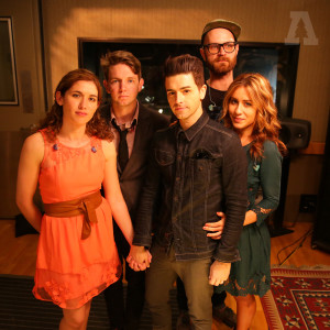 Listen to Scraping up the Pieces (Audiotree Live Version) song with lyrics from Twin Forks