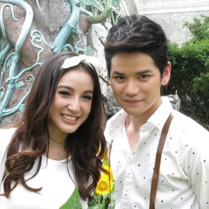 收聽แกรนด์ พรรณวรท的จะเป็นคนเดิมได้อีกไหม (เพลงประกอบละคร คู่ปรับสลับร่าง)歌詞歌曲