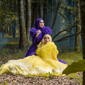 ดาวน์โหลดและฟังเพลง Benar Cinta พร้อมเนื้อเพลงจาก AishaHanim