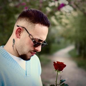 收聽rocchi的Spicy girl (feat. La Fenice)歌詞歌曲