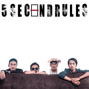 Listen to Intuisi Tinggi song with lyrics from 5secondrules