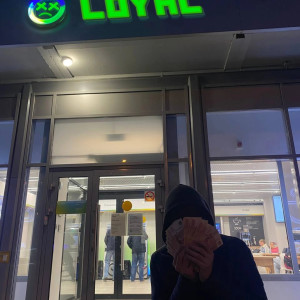 收听Loyal的Хочет ещё (Explicit)歌词歌曲