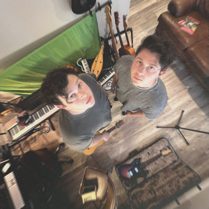 ดาวน์โหลดและฟังเพลง All I Need พร้อมเนื้อเพลงจาก LOWERCASE committee