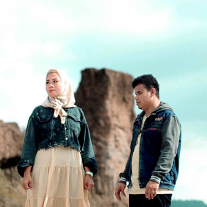 Listen to Kusangka Cinta Abadi song with lyrics from Arif Lida