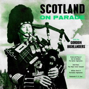 收聽Drums And Pipes Of The 1st Battalion, The Gordon Highlanders的Skye Boat Song / The Barren Rocks Of Aden / Fairy Dance / Bonnie Dundee / Skye Boat Song歌詞歌曲