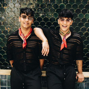 Listen to ONA song with lyrics from Jan Bendig