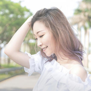 Listen to 我的时代曲 song with lyrics from 徐加晴