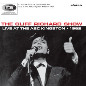 收聽Cliff Richard的When the Girl in Your Arms Is the Girl in Your Heart (Live)歌詞歌曲