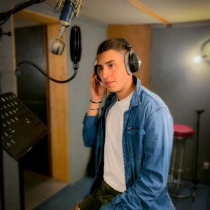 ดาวน์โหลดและฟังเพลง Come Walk with Me พร้อมเนื้อเพลงจาก Guillaume