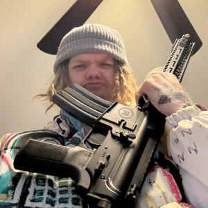 收聽Juggin15的Half A Bean (feat. Kj2truntt)歌詞歌曲