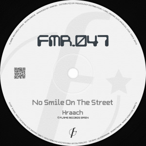 Hraach的專輯No Smile On The Street