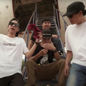 ดาวน์โหลดและฟังเพลง Classic Feat.Bad Boys, NA$A (Explicit) พร้อมเนื้อเพลงจาก P9d