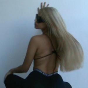 收聽Horsepowar的LEFT CHEEK UP (feat. YTC) (Explicit)歌詞歌曲