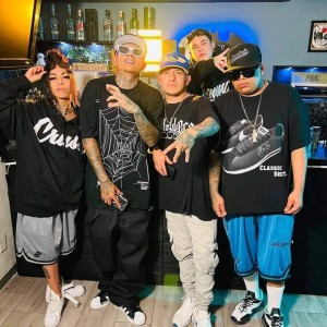 收聽Yoni Padilla Music的Mariguanos de barrio (feat. Lil Wacho & Little Smoking)歌詞歌曲