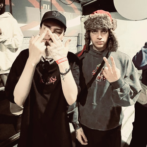 收聽Lou Lenzz的77 (Explicit)歌詞歌曲