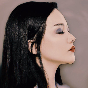 Listen to Qizim (我的女儿) song with lyrics from ZulpiYe-KuResh