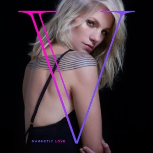 ดาวน์โหลดและฟังเพลง Magnetic Love (V Club Remix) พร้อมเนื้อเพลงจาก Virginia Da Cunha