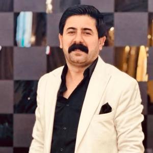 收聽Hozan Reşo的Hey Xane歌詞歌曲