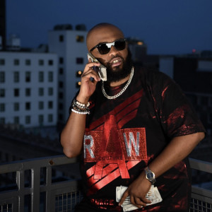 Listen to Switch It Up song with lyrics from Junior Pasare'