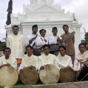 Listen to Awaluddin song with lyrics from Saleum Group