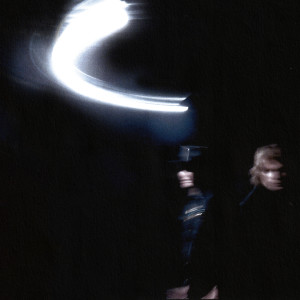 ดาวน์โหลดและฟังเพลง Round & Round พร้อมเนื้อเพลงจาก Bob Moses
