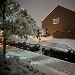 收聽GBallzzz的World on my shoulder (feat. Sorabangz) (Explicit)歌詞歌曲