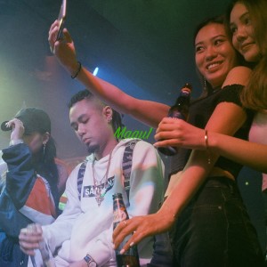 Dengarkan lagu Maau1 nyanyian Geniuz F the FUTURE dengan lirik