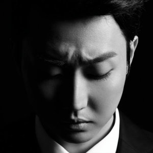 ดาวน์โหลดและฟังเพลง C`est La Vie (Intro) พร้อมเนื้อเพลงจาก CRUCiAL STAR