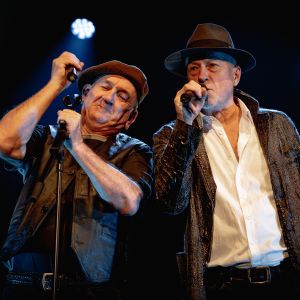 Dengarkan lagu Mali Bogovi nyanyian Vlado Kreslin dengan lirik