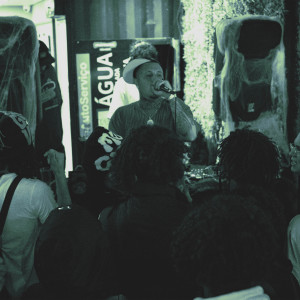 AKA AFK的專輯Fingindo de bobo (Explicit)