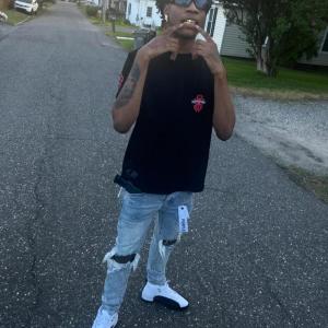 ดาวน์โหลดและฟังเพลง #LLWOODZ (Explicit) พร้อมเนื้อเพลงจาก Bigg Sparcc