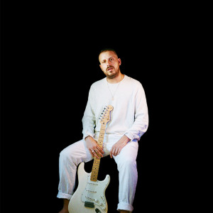 Listen to Chance song with lyrics from PH Trigano