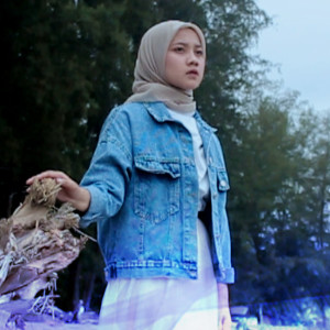 Dengarkan Bidadari Surgaku lagu dari Arif Lida dengan lirik
