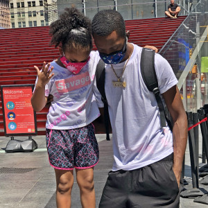 Dengarkan lagu Pray 4 Me(Explicit) nyanyian Nicco dengan lirik