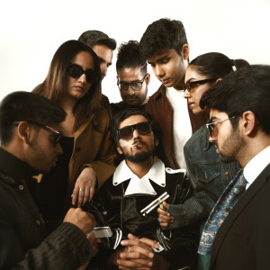 Dengarkan BOLLYWOOD DREAMS (Explicit) lagu dari Kvuipster dengan lirik