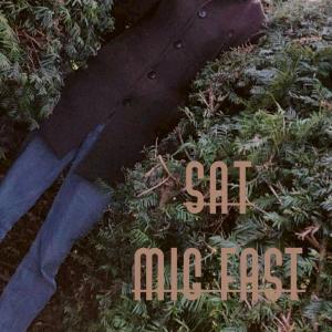 收聽Confus的Sat Mig Fast歌詞歌曲