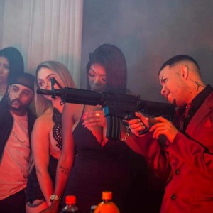 default playlist img