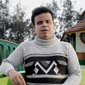 Listen to Isak Di Rantau song with lyrics from Arif Lida