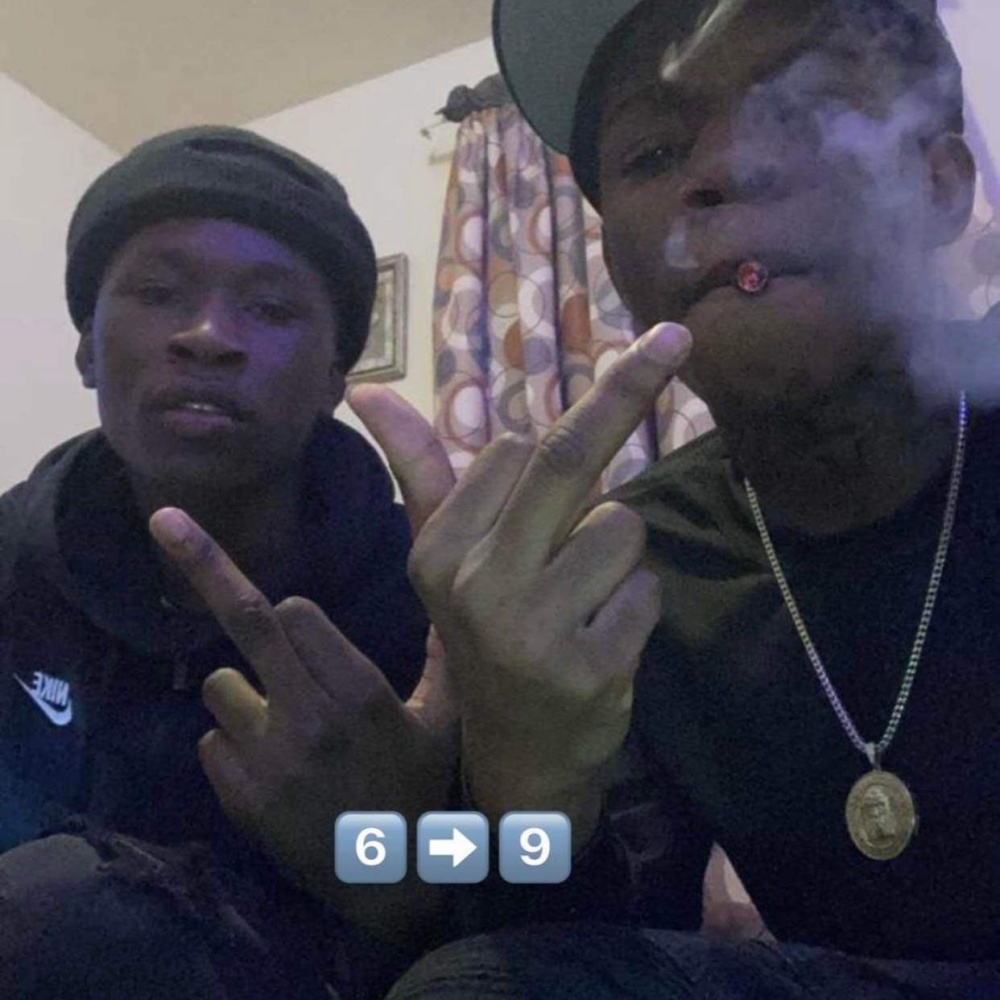 Lil deeskii Twins (feat. Rose Bxndz) (Explicit)