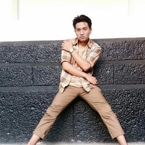 Dengarkan Dia Pena Cintaku lagu dari ENRIQE QENDY dengan lirik