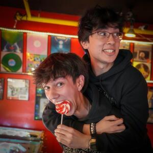 default playlist img