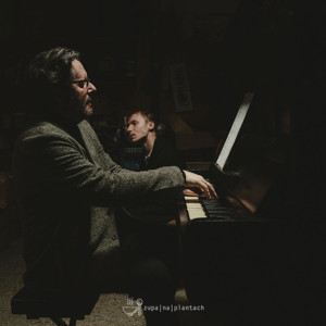 Listen to Zupa na Plantach song with lyrics from Grzegorz Turnau