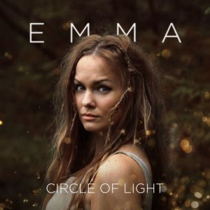ดาวน์โหลดและฟังเพลง Circle Of Light พร้อมเนื้อเพลงจาก Emma